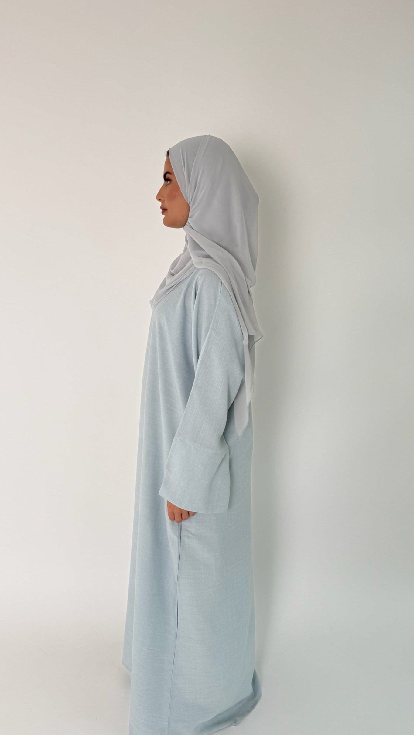 Closed Linen Abaya Dalia