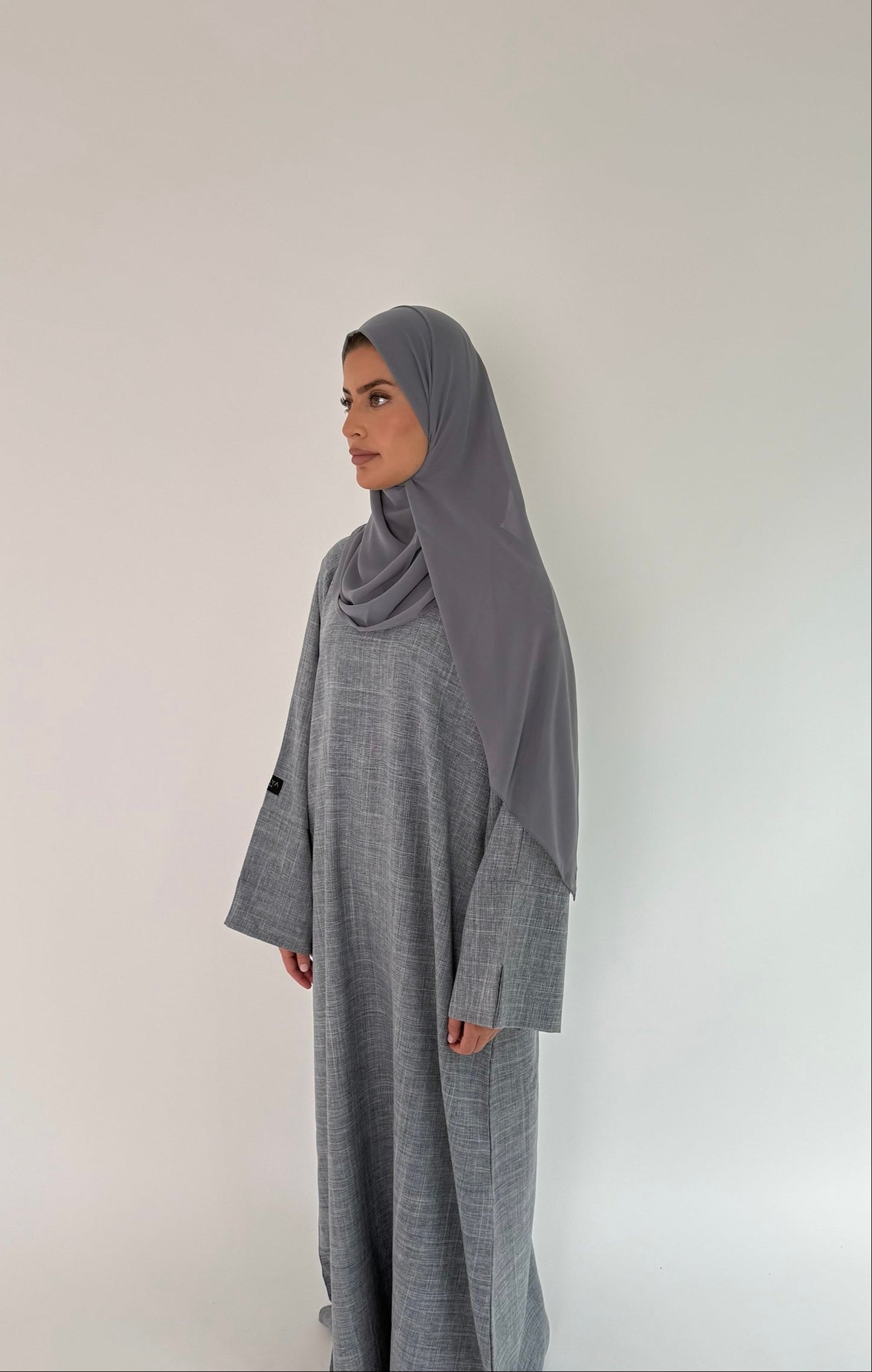Closed Linen Abaya Rida