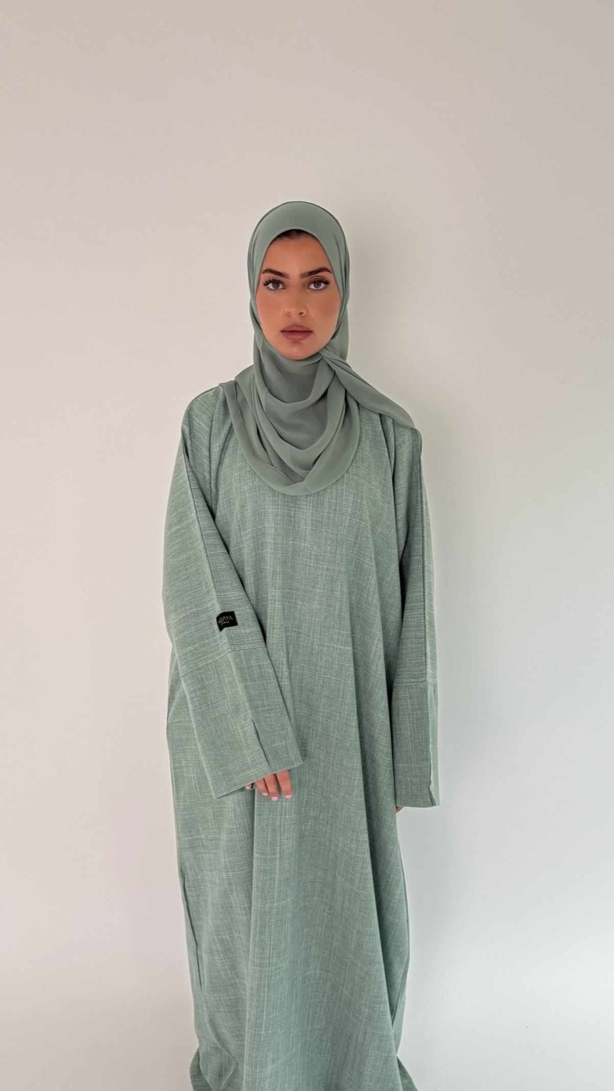 Closed Linen Abaya Amara