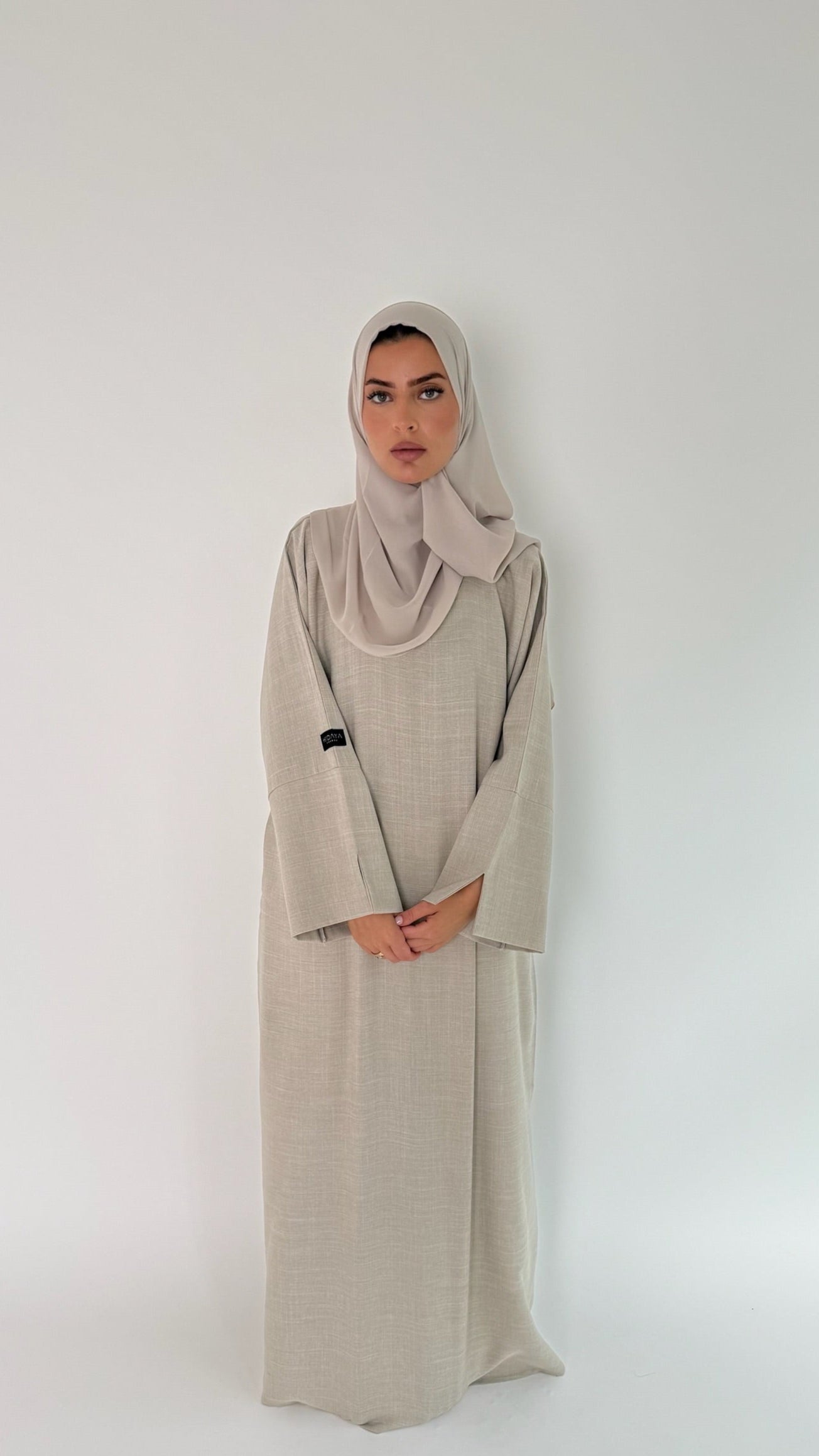 Closed Linen Abaya Alina