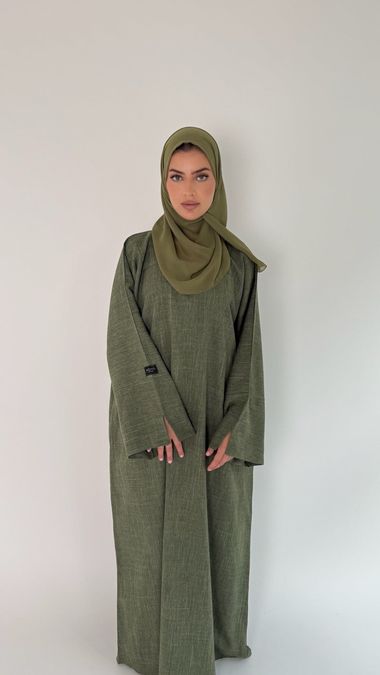 Closed Linen Abaya Haniya