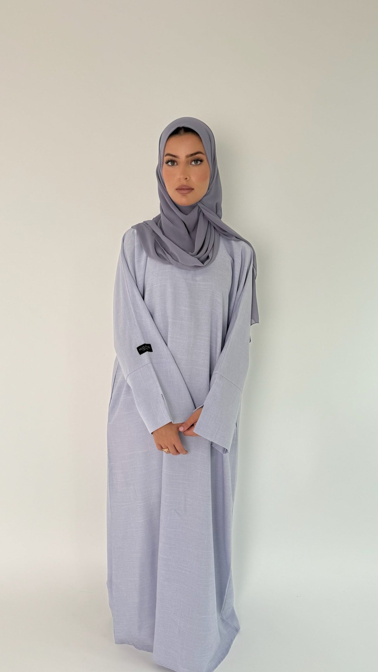 Closed Linen Abaya Liya
