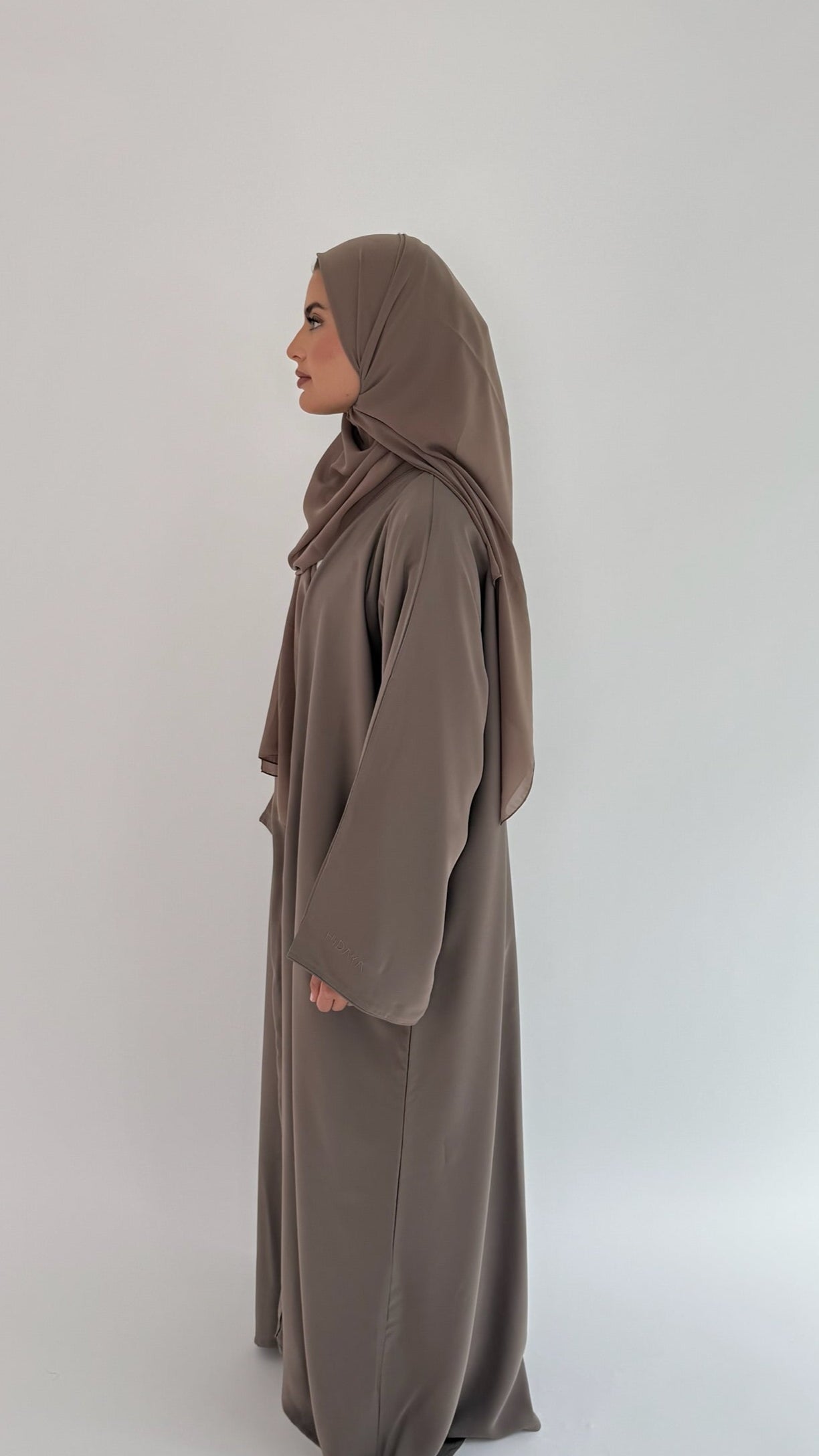 Nida Open Abaya Latte
