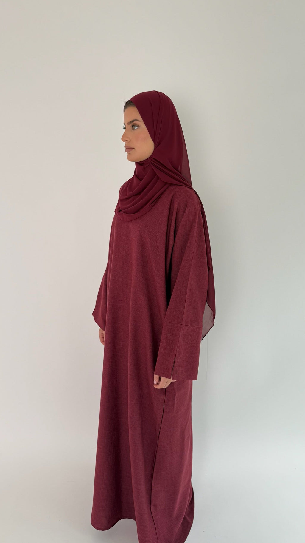 Closed Linen Abaya Abeer