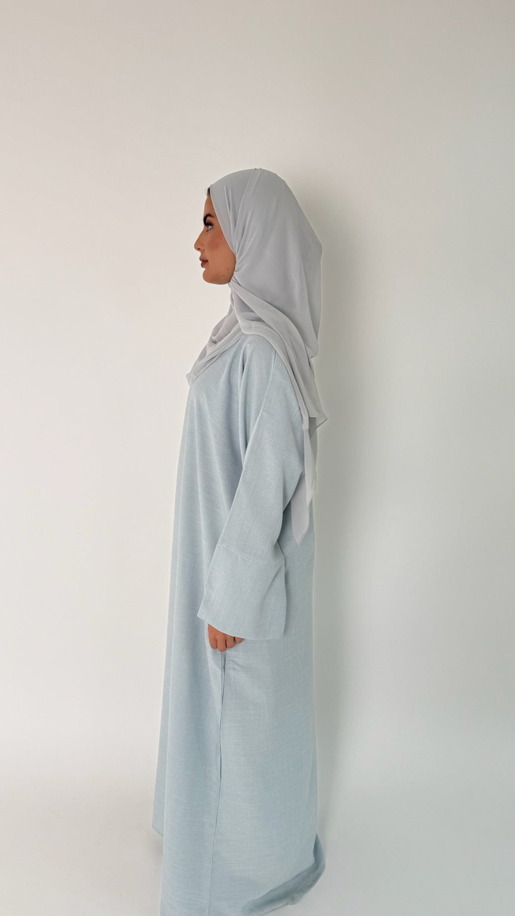 Closed Linen Abaya Dalia