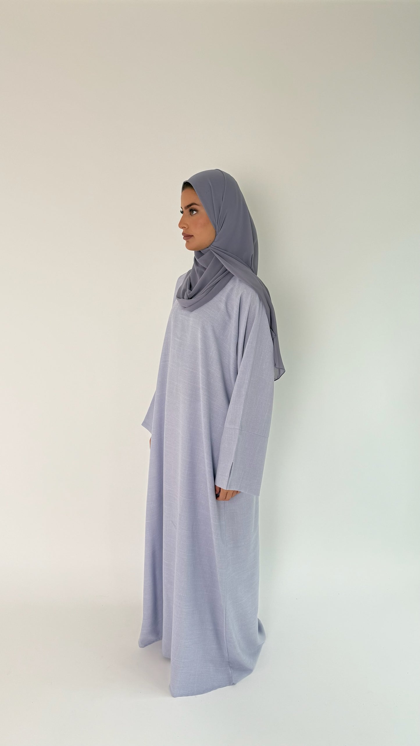 Closed Linen Abaya Liya