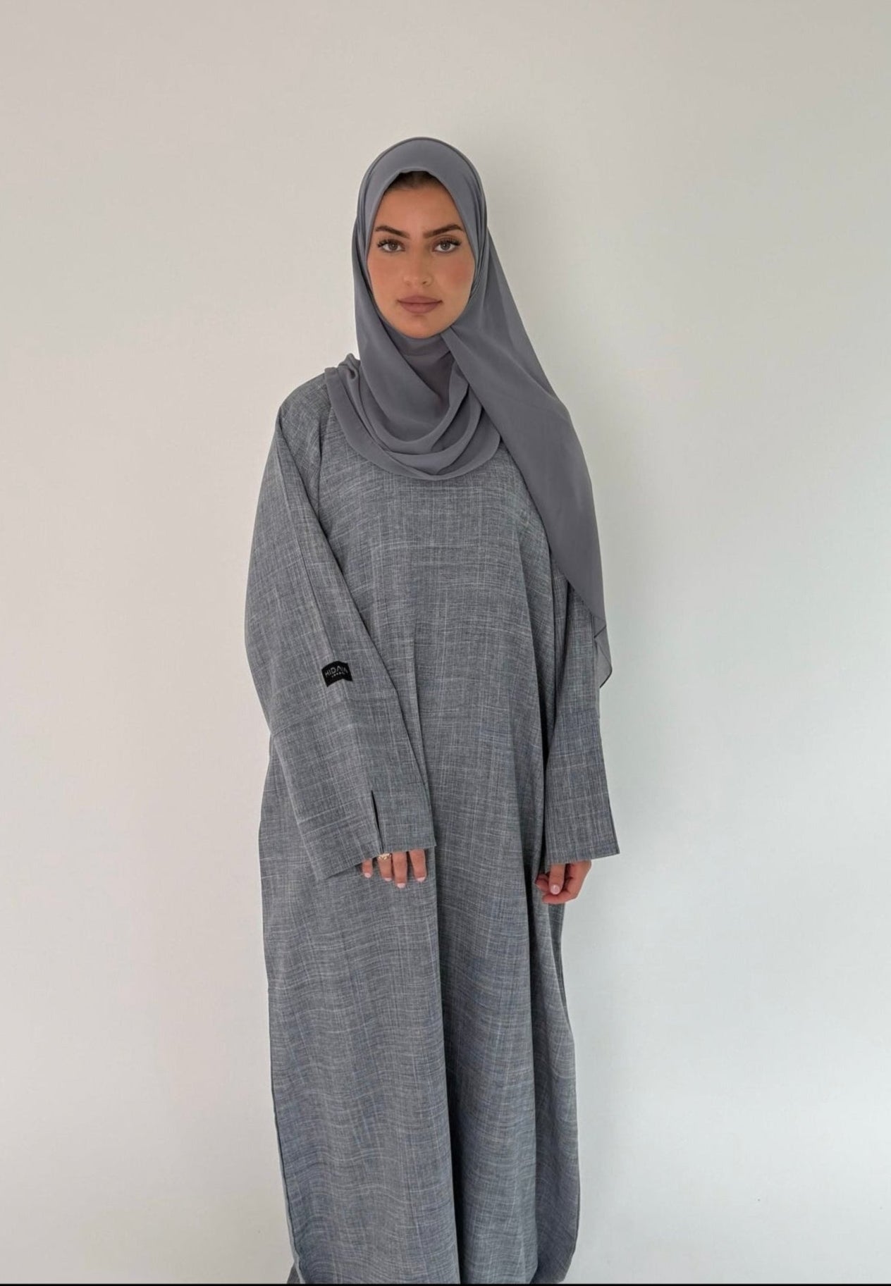Closed Linen Abaya Rida