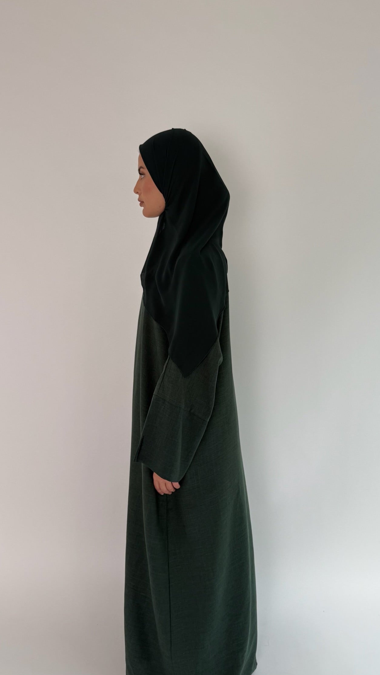 Closed Linen Abaya Aaliyah