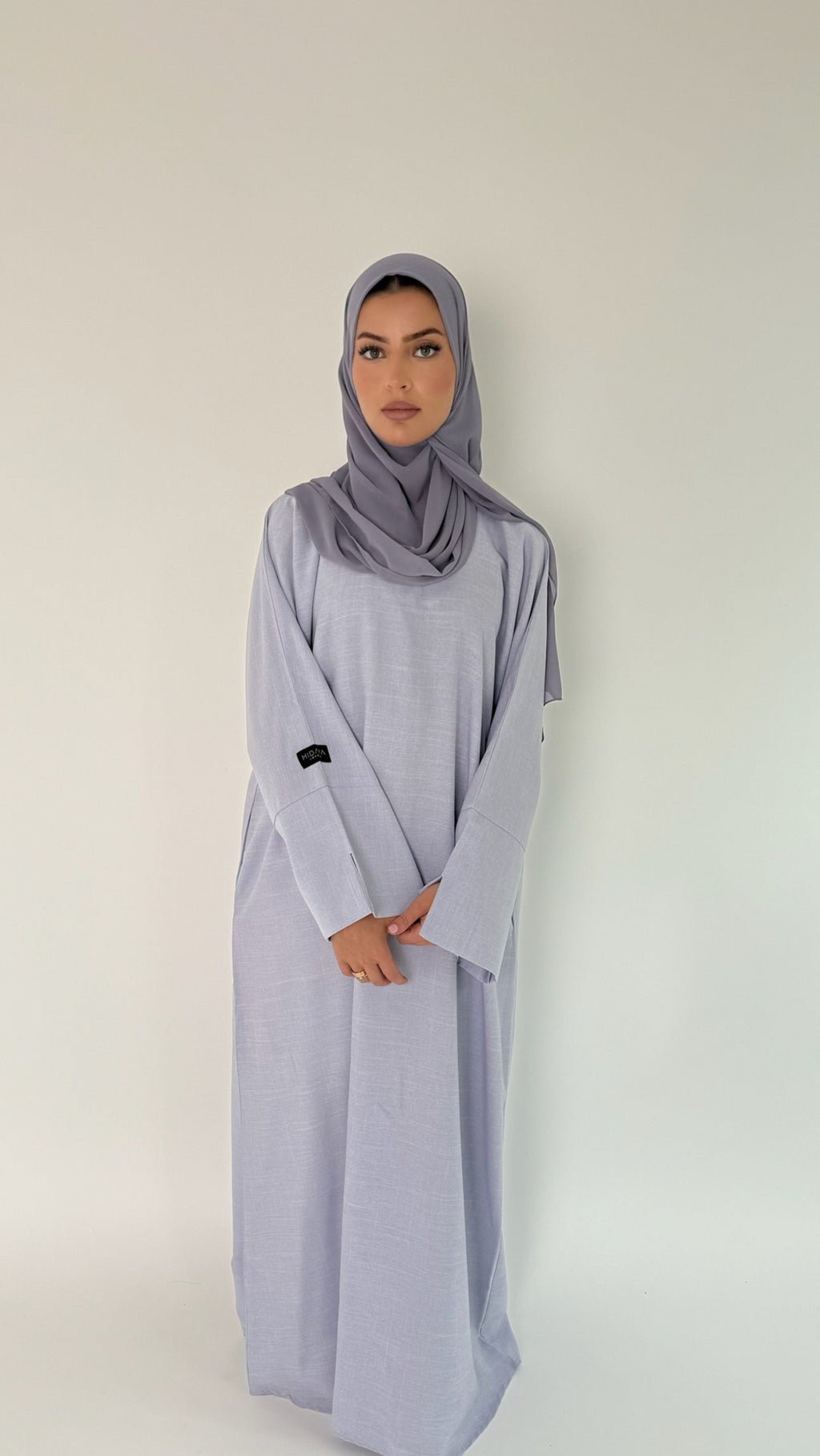 Closed Linen Abaya Liya