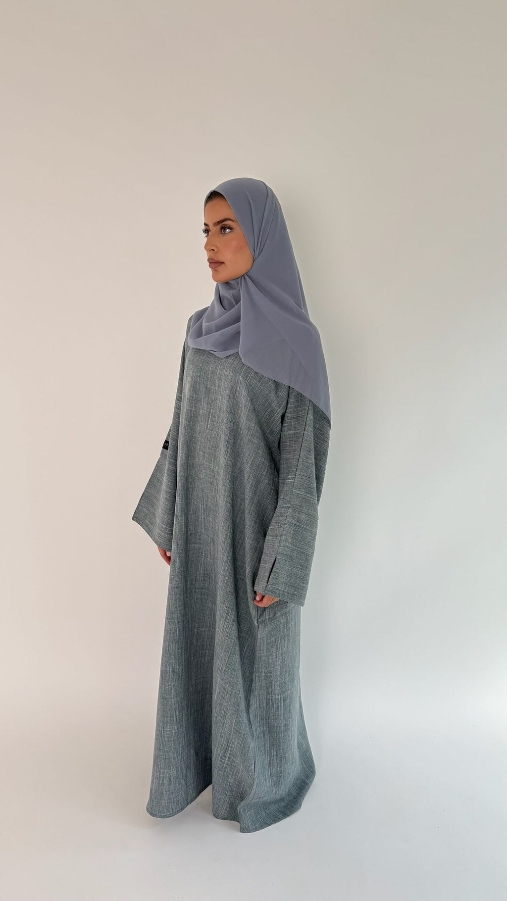 Closed Linen Abaya Ria