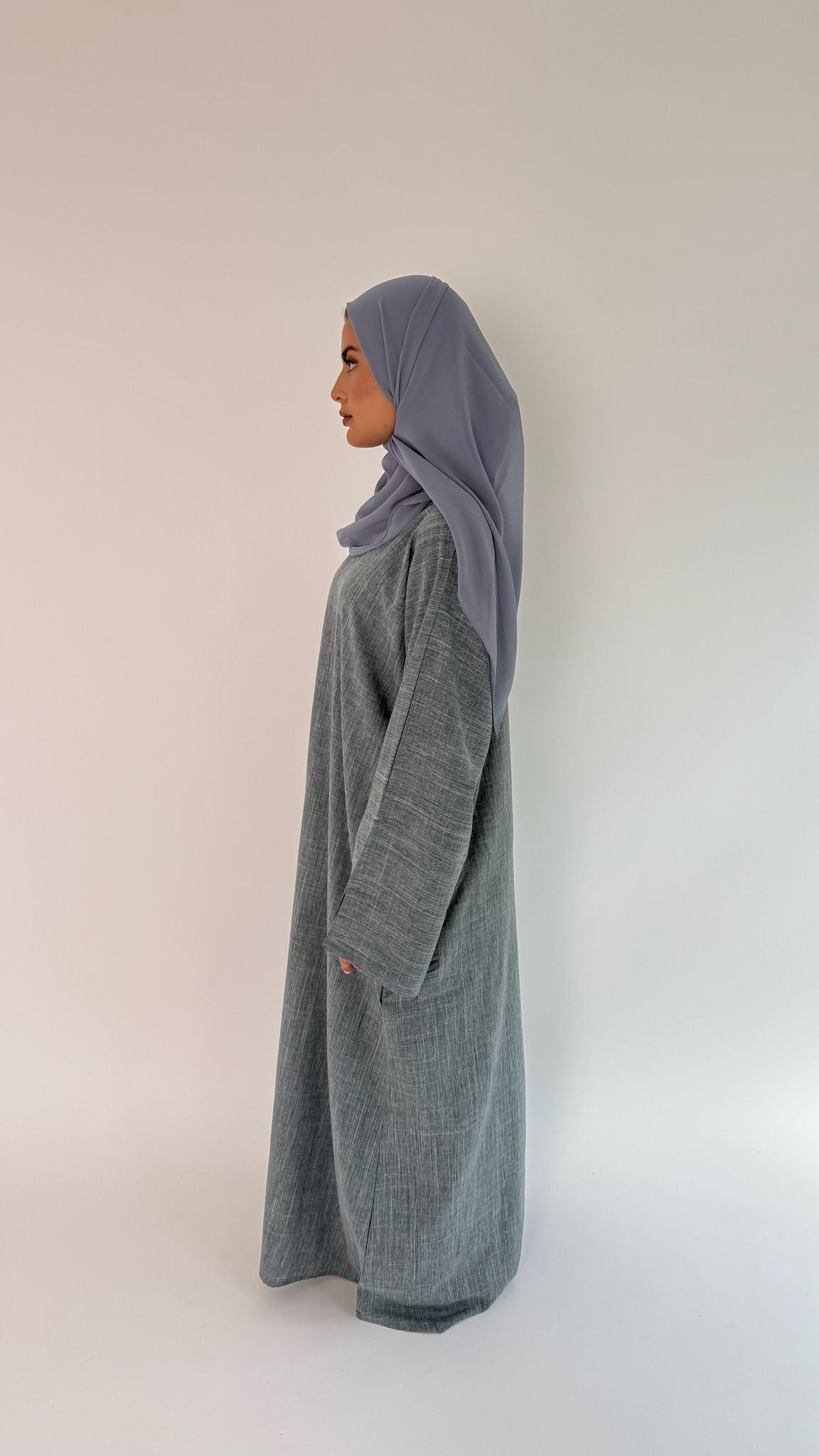 Closed Linen Abaya Ria